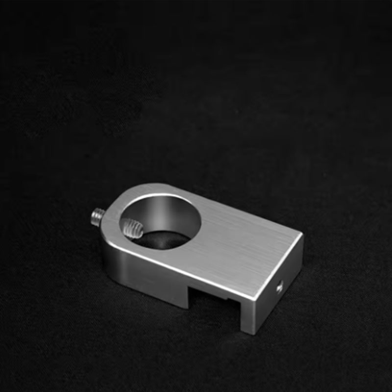 Overflow Pipe Clip - مشابك أنابيب مياه أحواض السمك من